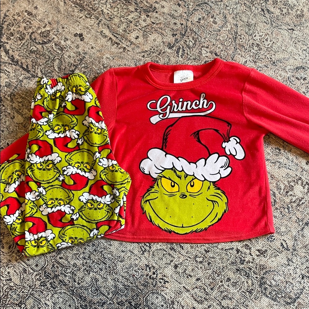 Grinch Fleece Pajama Set